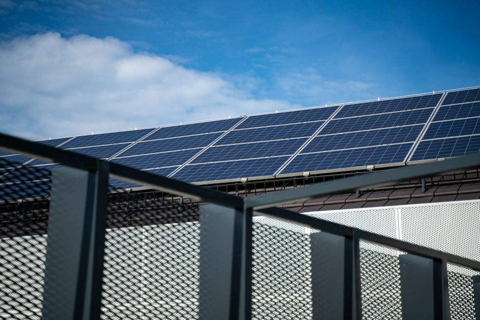 Hoymiles HiFlow Pro Brings Plug-In Solar to Any Home Outlet