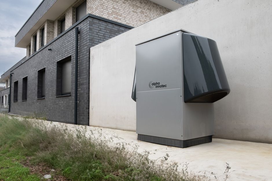 Home Batteries Are Booming Even as Solar Panel Sales Slide