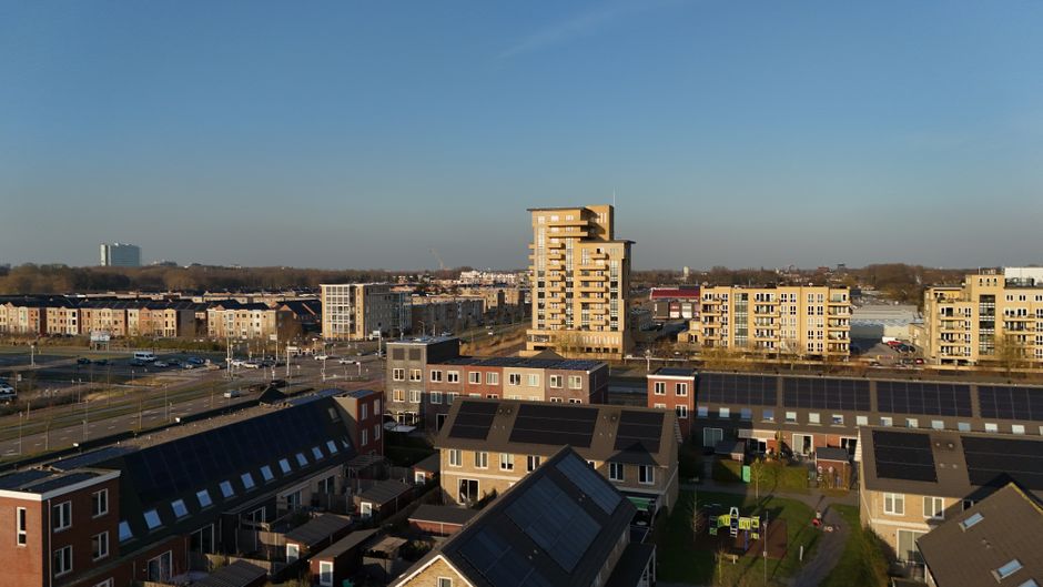 APsystems EZ1-LV: Plug-In Balcony Solar Arrives in the US
