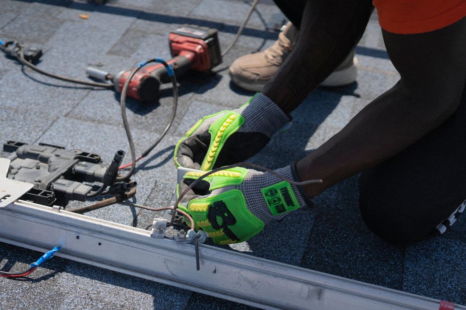 Solar Installer Background Checks: What Companies Must Verify