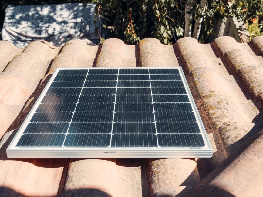 Battery Backup vs. Generator: Which Powers Your Home
